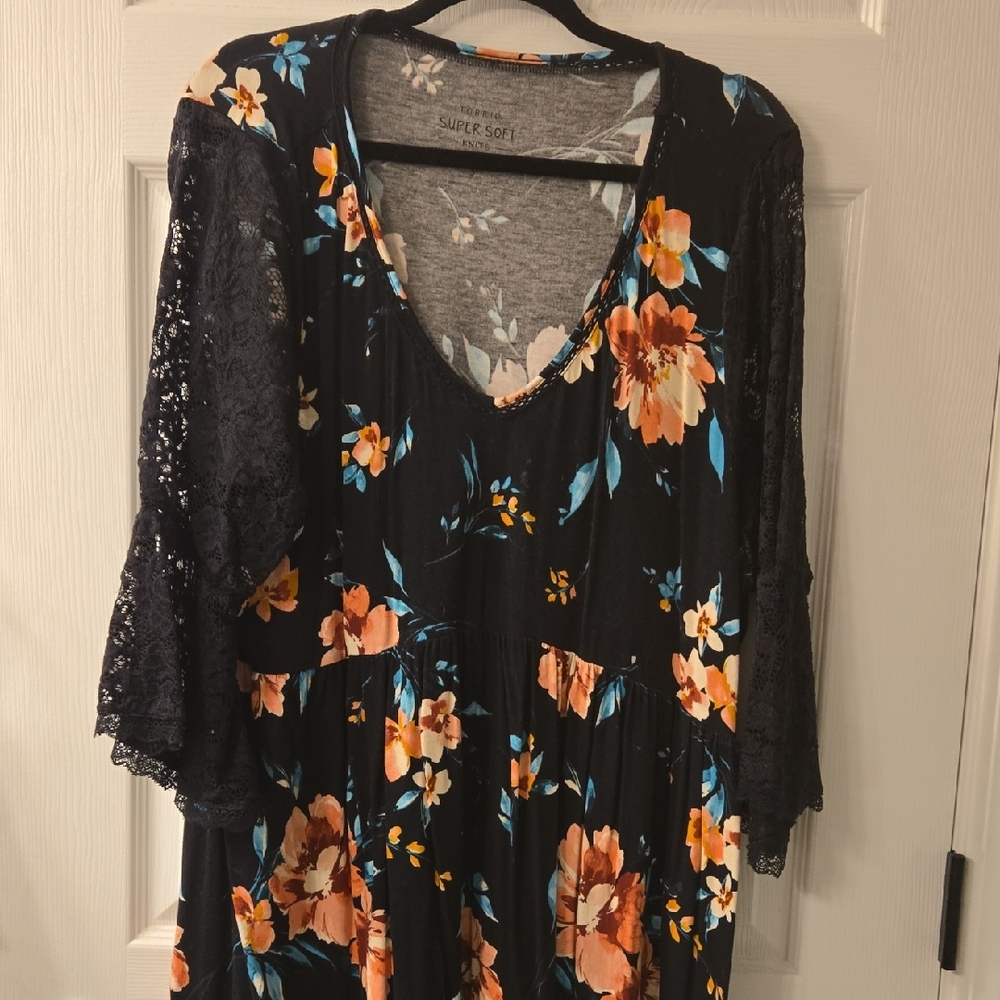 Torrid Black Floral Lace Sleeve Blouse